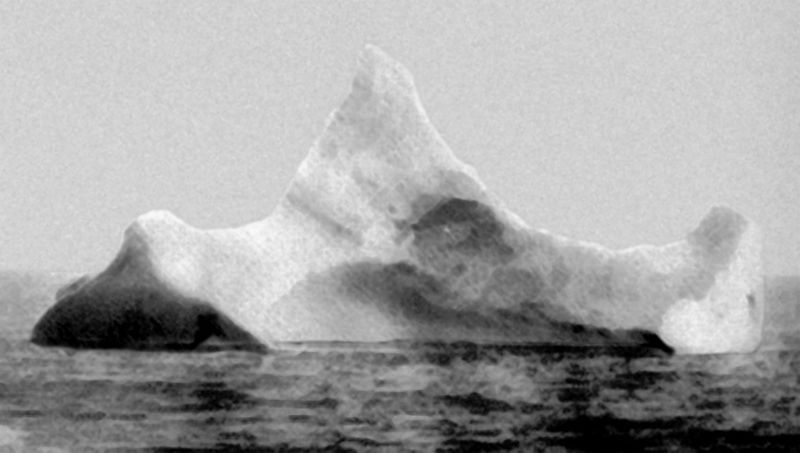 Soubor:Titanic iceberg.jpg