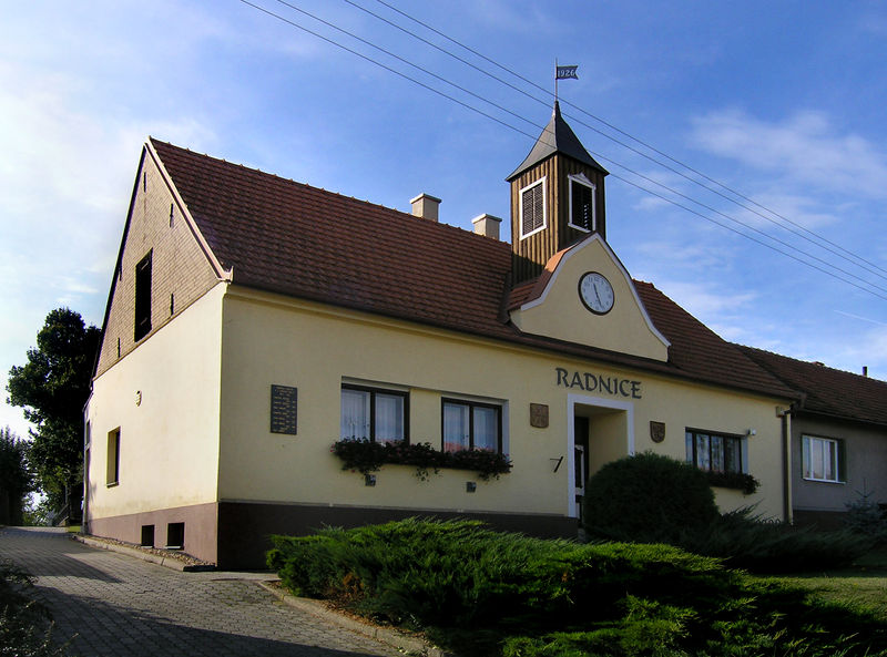 Soubor:Kašnice, municipal office.jpg