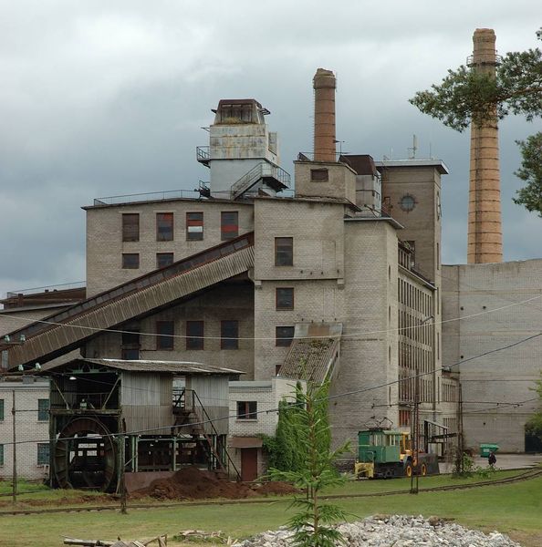 Soubor:Tootsi peat factory.jpg