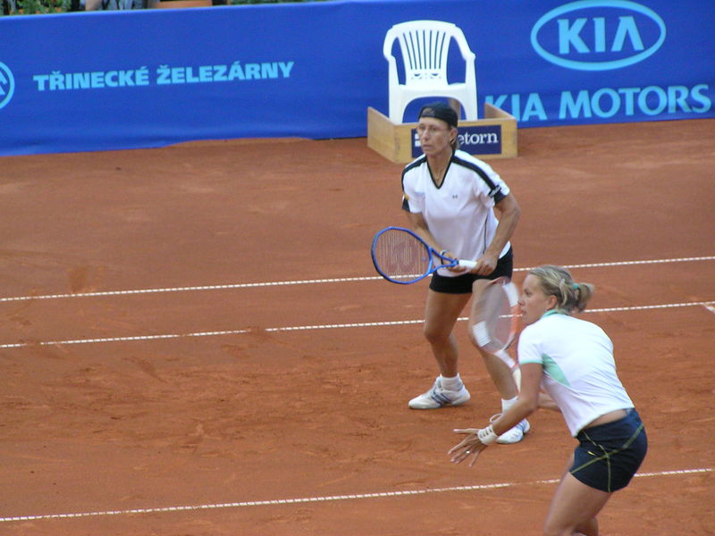 Soubor:MNavratilova-BStrycova-ECM-2006-71.jpg