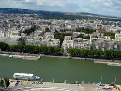 View of 16e arrondissment and mont Valérien from 15e arrondissement.jpg