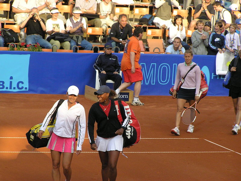 Soubor:MNavratilova-BStrycova-ECM-2006-01.jpg