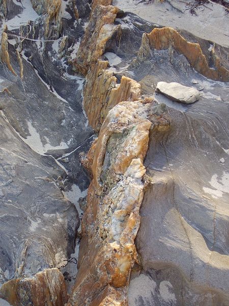 Soubor:Quartz vein cape jervis.jpg