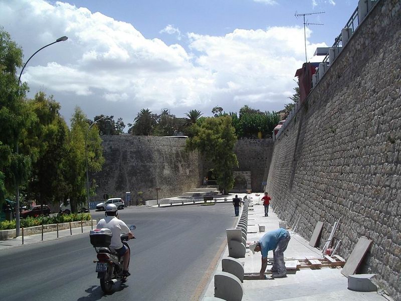 Soubor:Gran muralla a Herakleion3.jpg