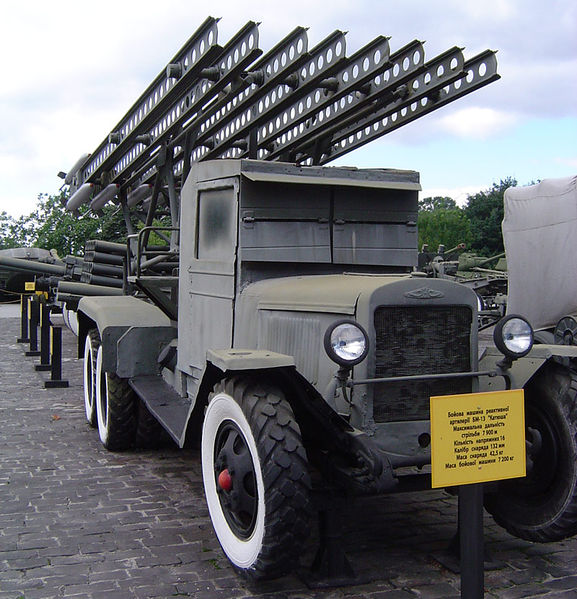 Soubor:Katyusha launcher front.jpg