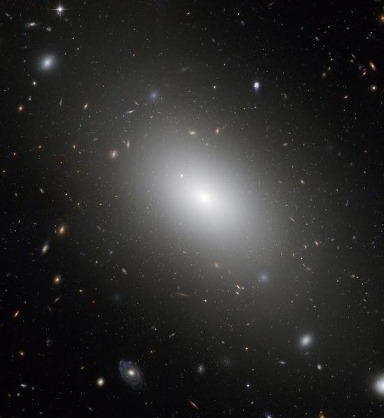 Soubor:NGC 1132HST.jpg