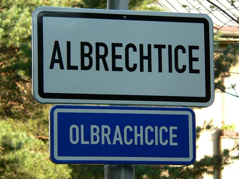 Soubor:Olbrachcice-napisy.jpg