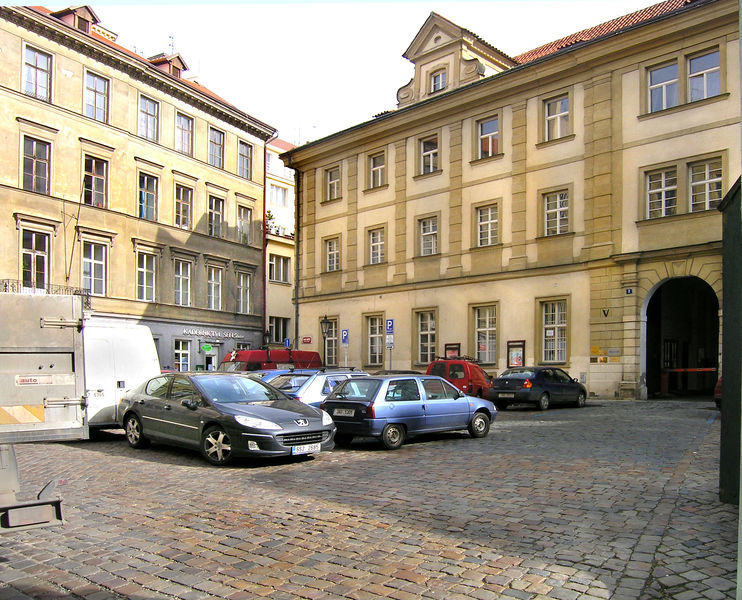 Soubor:Prague Anenske Sq2.jpg