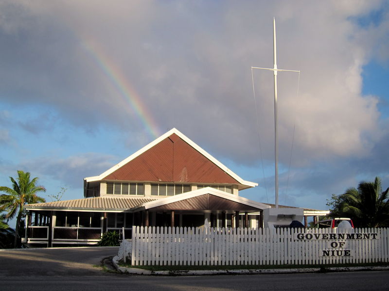 Soubor:Pot of gold-Niue-2013-Flickr.jpg