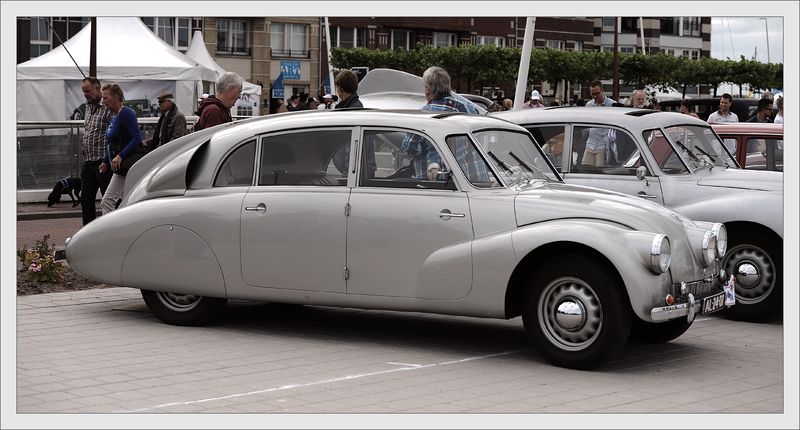 Soubor:Tatra 87--1939--FLICKR.jpg