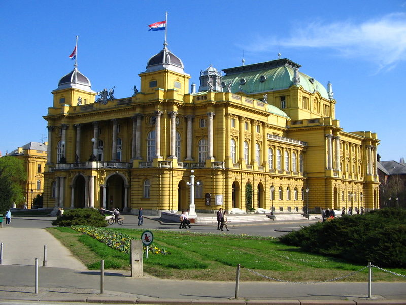 Soubor:Zageb Croatian National Theater.jpg