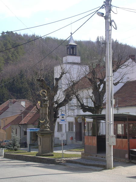 Soubor:Račice zastávka.jpg