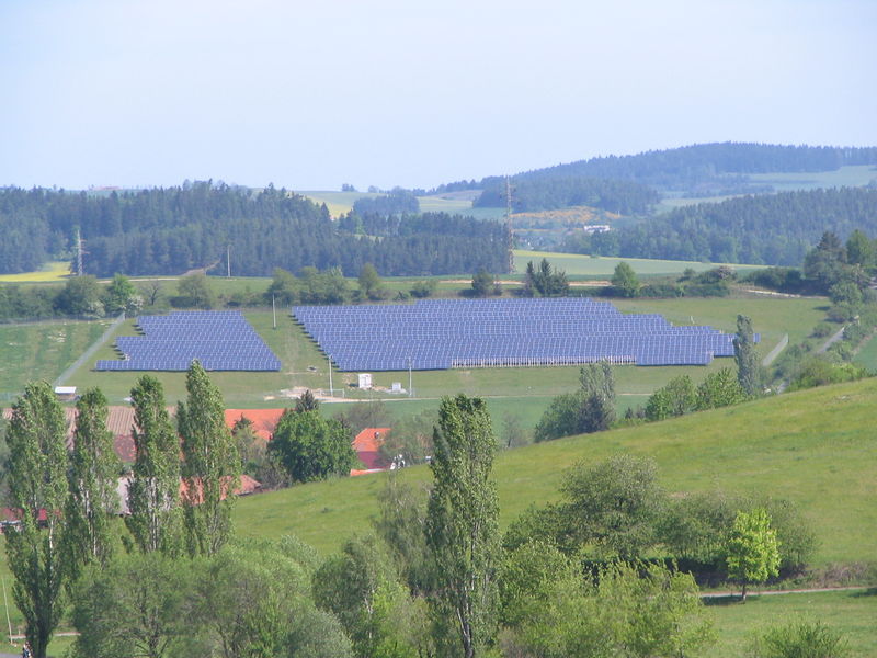 Soubor:Busanovice solar powerplant 3.jpg