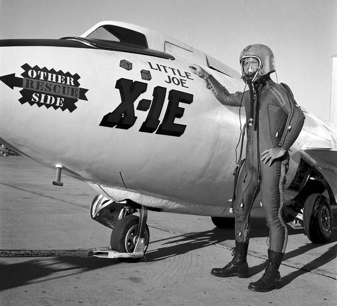 Soubor:Joe Walker X-1E.jpg