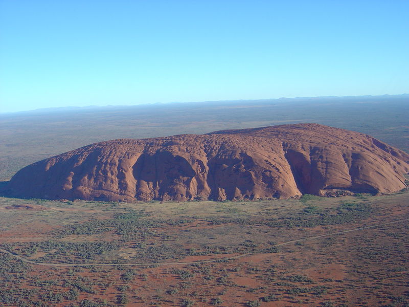 Soubor:Uluru (Helicopter view).jpg