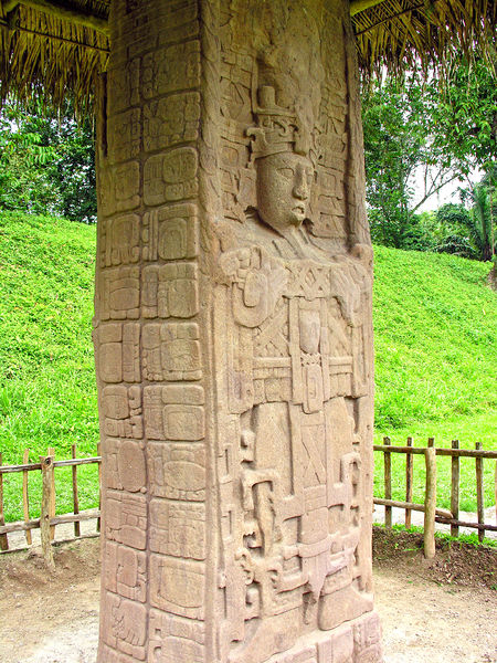 Soubor:Guatemala-0569 - Stela C-DJFlickr.jpg