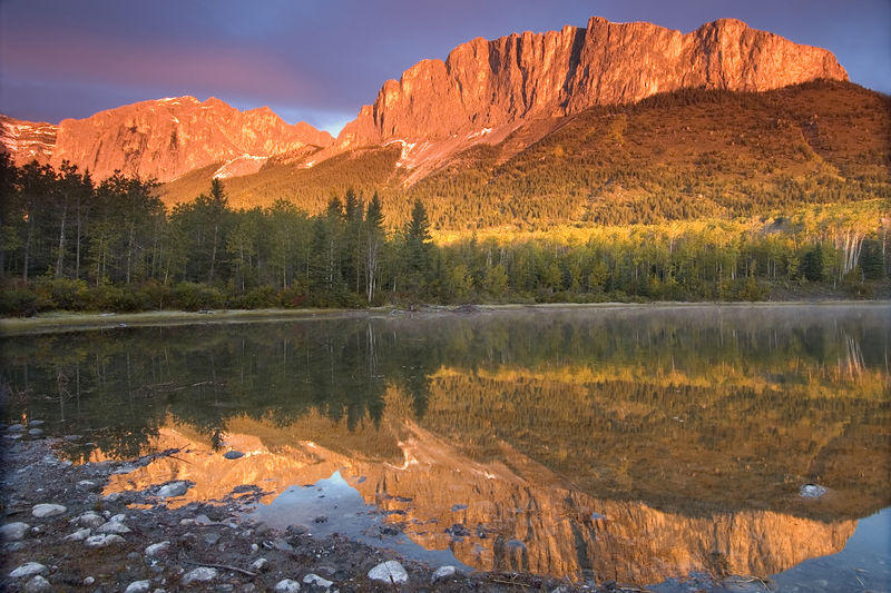 Soubor:Mount-Yamnuska2-Szmurlo.jpg