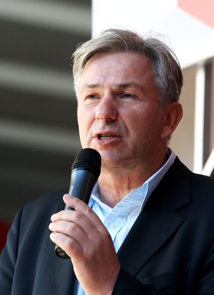 Soubor:Klaus Wowereit Berlin-Tegel 01.jpg