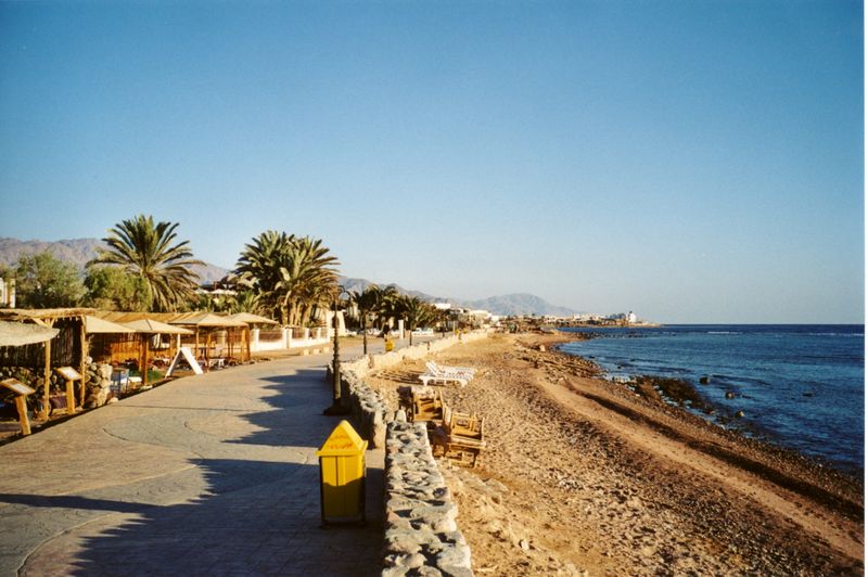 Soubor:Dahab Beach.jpg