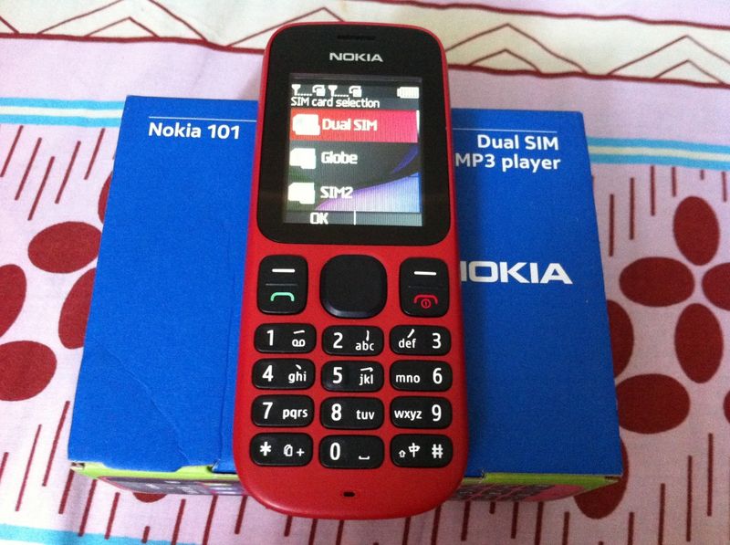 Soubor:Nokia 101 red.JPG