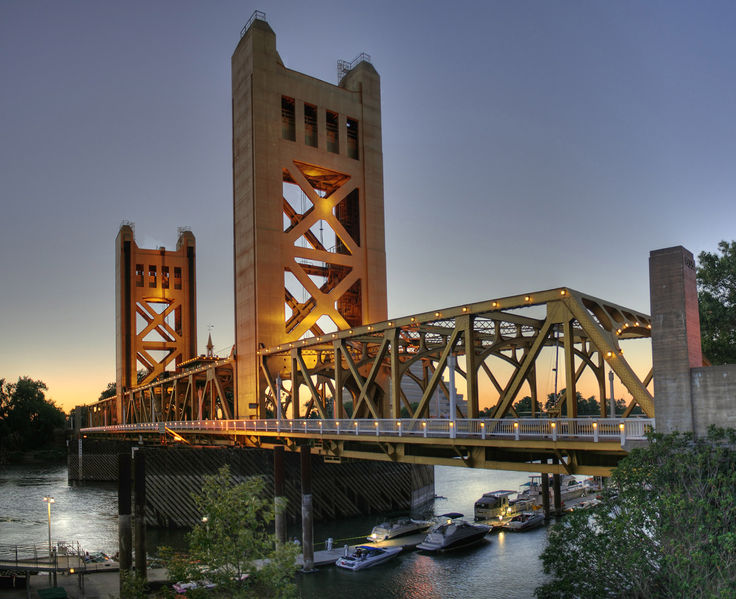 Soubor:Tower Bridge Sacramento edit.jpg