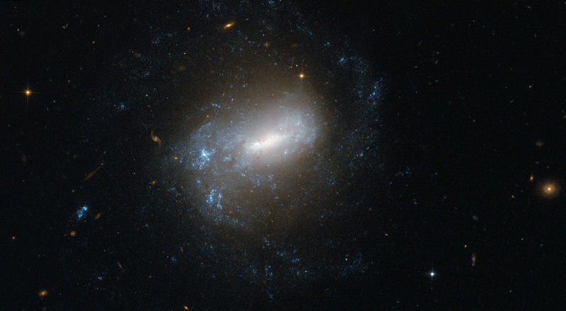 Soubor:NGC 1345 HST.jpg