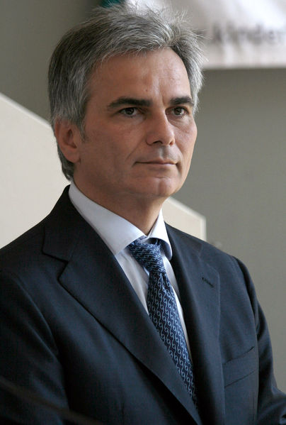 Soubor:Werner Faymann Wien08-2008a.jpg