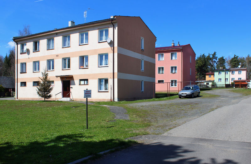 Soubor:Pila, small housing estate.jpg