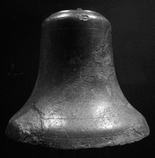 Soubor:Titanic bell.JPG