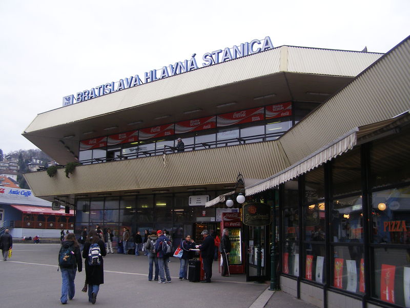 Soubor:Bratislava Main Railway Station.JPG