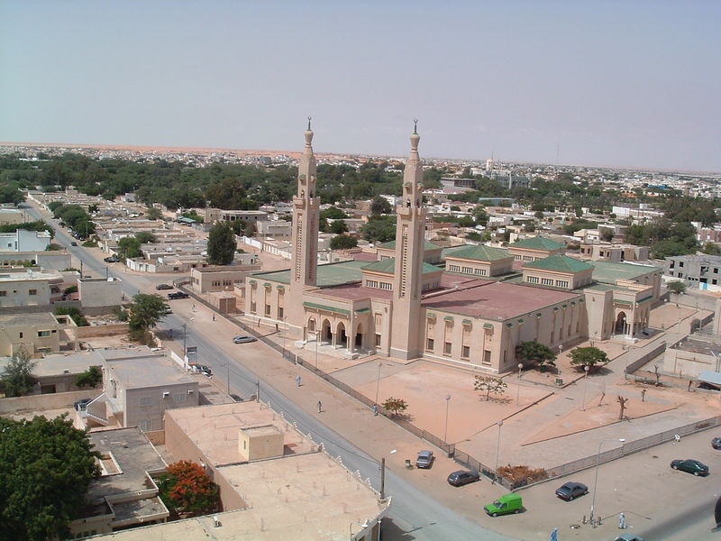 Soubor:Saudi mosque in Nouakchott.jpg