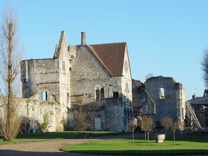 Soubor:Senlis - Château royal.jpg