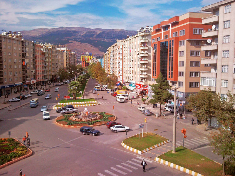 Soubor:Trabzon Caddesi.jpg