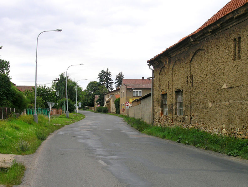 Soubor:Chrášťany, north.jpg