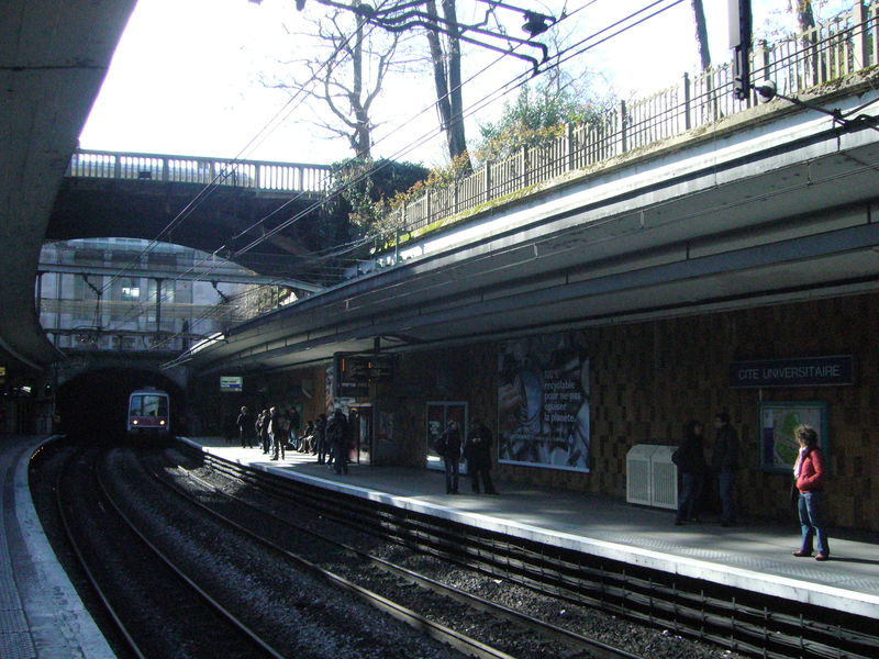 Soubor:Train station Cité Universitaire.jpg