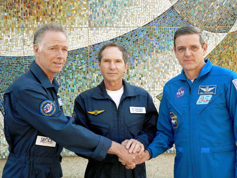 Soubor:Crew of soyuz tma7.jpg