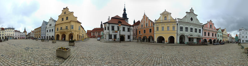 Soubor:Pelhřimov, panorama náměstí.jpg