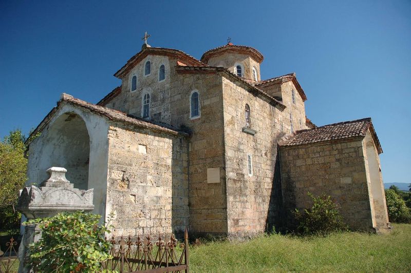 Soubor:Lykhny temple.jpg