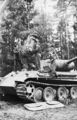 Bundesarchiv Bild 101I-280-1096-33, Russland, Reparatur eines Panzer V (Panther).jpg