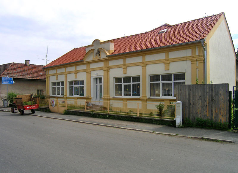 Soubor:Ohaře, Kindergarten.jpg