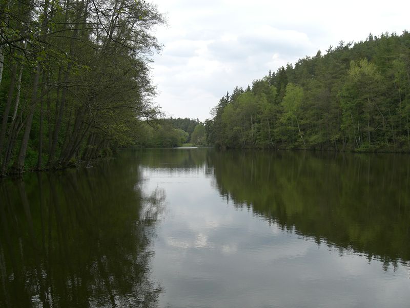 Soubor:Odlezly Lake(1).jpg