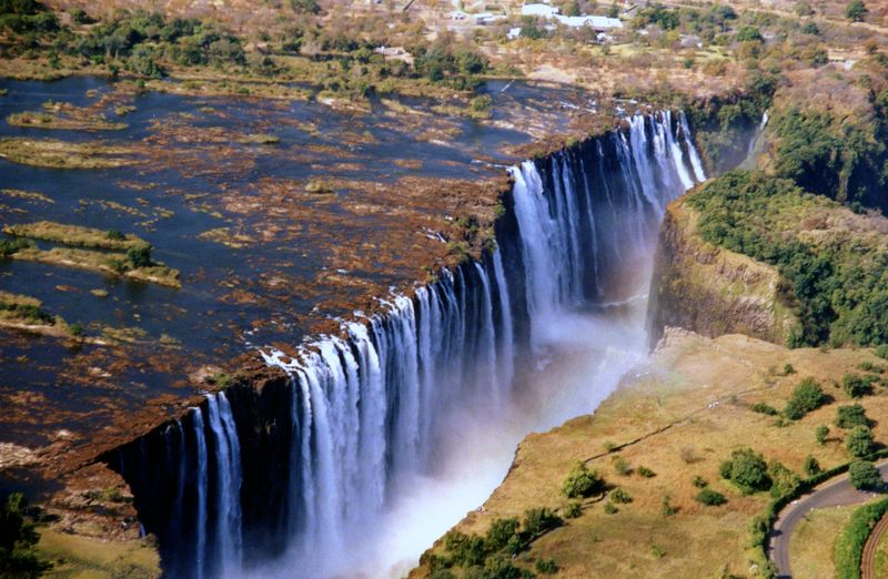 Soubor:Victoria Falls-Kate1998-Flickr.jpg