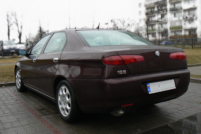 Soubor:Auburn Alfa Romeo 166-02-rear.jpg