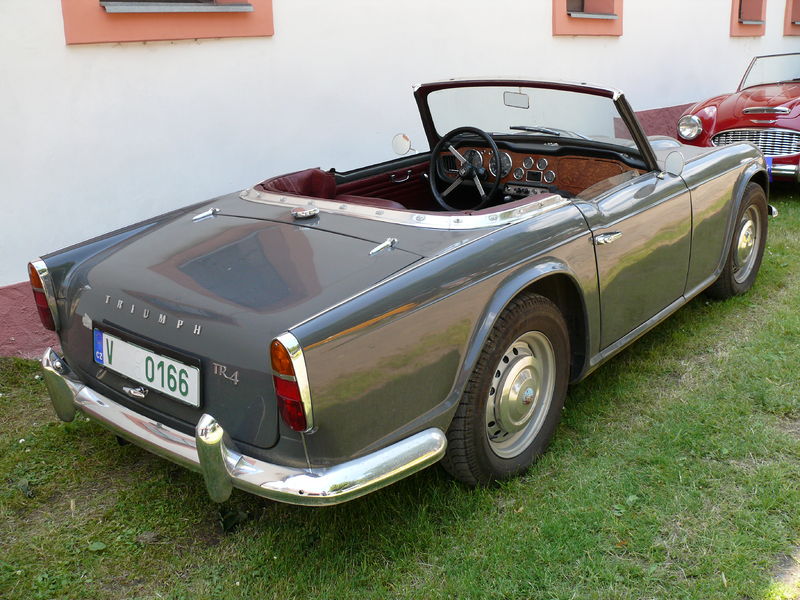 Soubor:Triumph tr4-rear.jpg