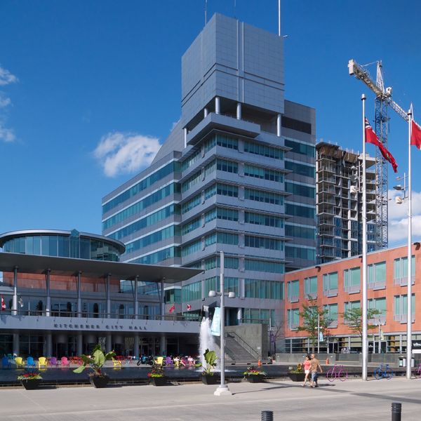 Soubor:Kitchener City Hall 2015.jpg