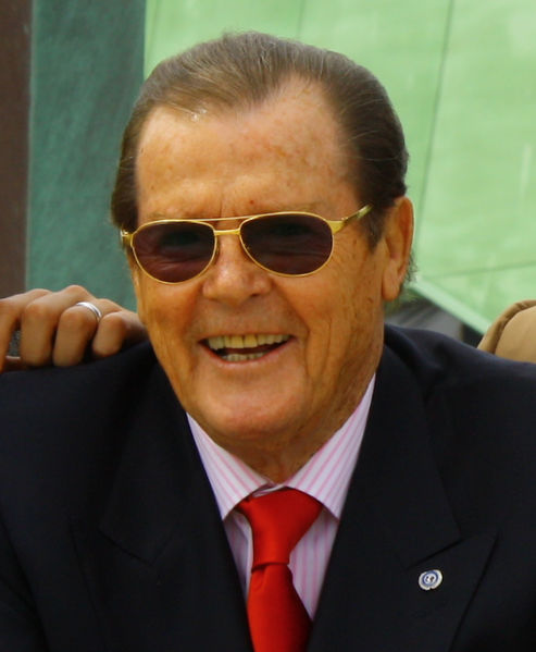 Soubor:Sir-roger-moore-1.jpg