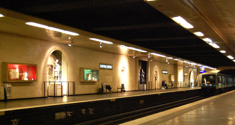 Soubor:Station-louvre-rivoli.jpg