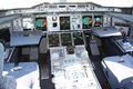 Airbus A380 cockpit.jpg