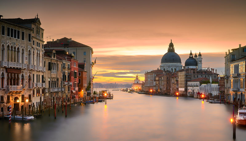 Soubor:Venice Sunrise-PedroFlickr.jpg