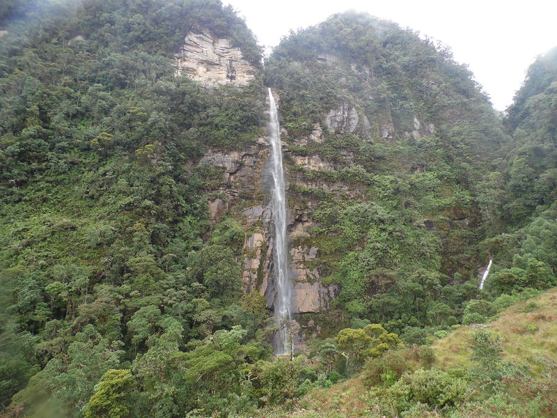 Soubor:Cascada El Chorrerón.jpg